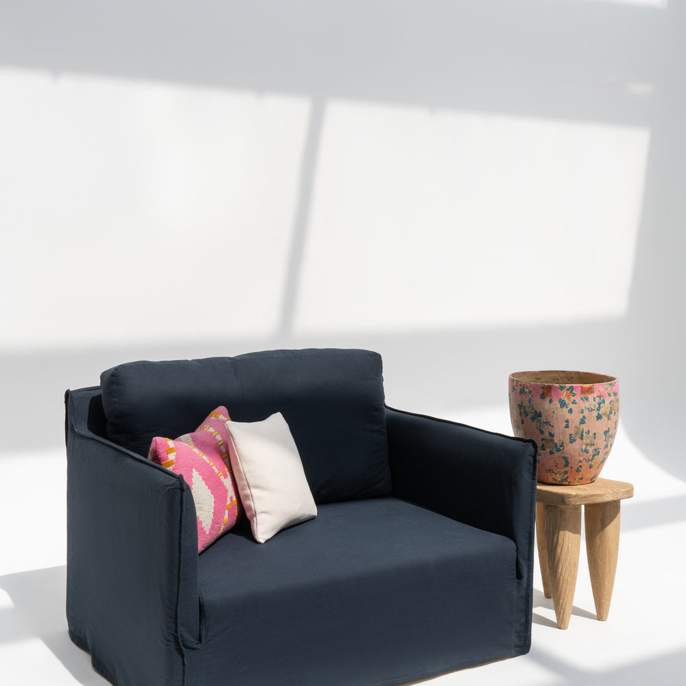 Julie | Love seat
