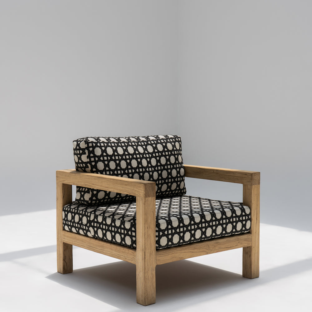 
                  
                    Michèle | Chair
                  
                